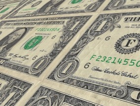 创金合信产业智选混合A三年跑输基准49%基金经理李游面临的降薪压力与挑战