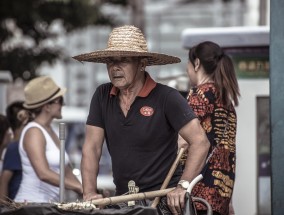 揭示使馆人员遭枪杀事件的细节