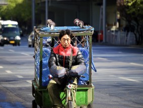 官方通报，孕妇遭行李箱砸中引发早产事件