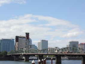 北京到汕头的航空运输，连接首都与海滨城市的空中桥梁