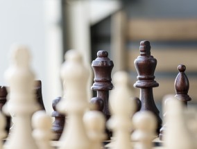 贸易战背景下中国分享月壤给美国大学的原因分析