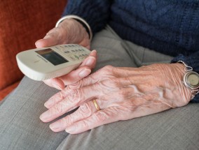 女子怀孕21周遭遇惊魂时刻，胎儿小脚丫意外脱出