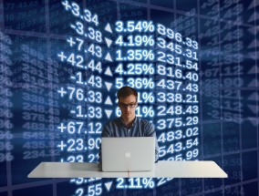 上海人口老龄化现象，近四成户籍人口迈入六十岁及以上时代