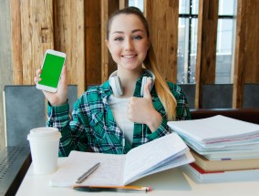 大学舍友混混噩噩四年，毕业后风生水起，选择真的大于努力吗？