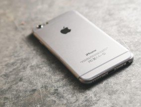 特朗普威胁向外国产智能手机征税，美国本土iPhone生产是否会成为天方夜谭？