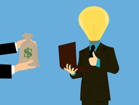 富国创新科技混合A近三年业绩跑输基准，基金经理李元博面临降薪压力
