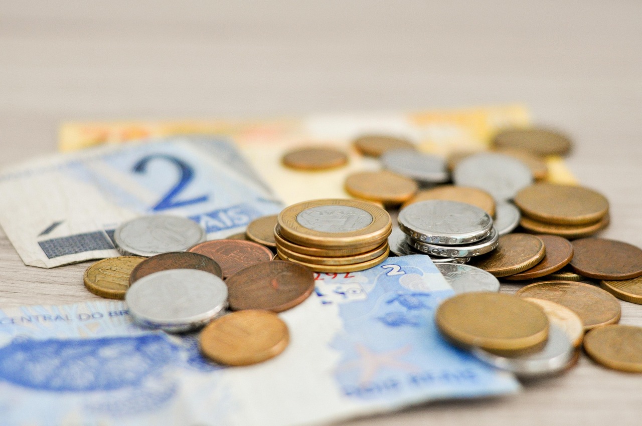 董明珠建议个税起征标准提至1万/月，社会公平与经济激励的新思考
