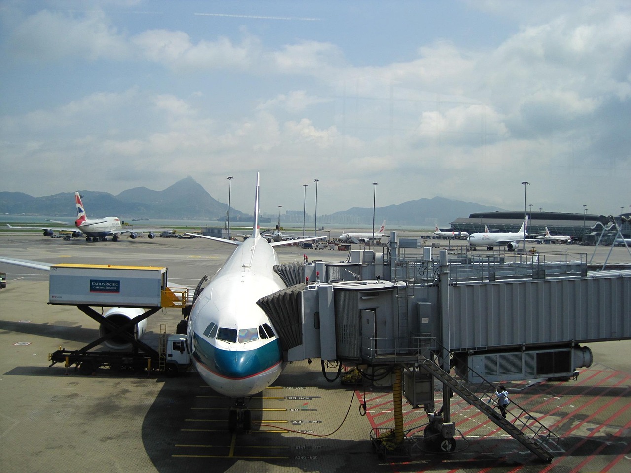 日英意联合研发六代机模型亮相，引领航空技术新篇章